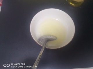 18、糖醋莲藕,酱汁搅拌均匀，试一下味道合不合适，欠缺可稍调整