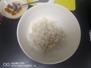 21、糖醋莲藕,倒入干净容器中
