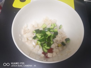 23、糖醋莲藕,放入黄瓜丁
