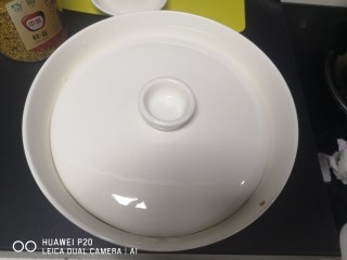 26、糖醋莲藕,稍微腌一会入味（腌制中可烧其它菜）。也可放保鲜盒冰箱冷藏一夜，早餐配粥很不错