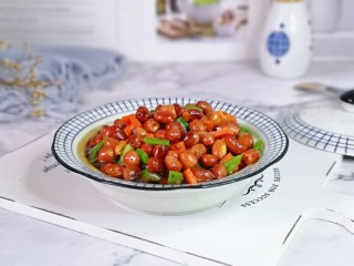 14、醋泡花生米,如果喜欢吃味道浓一点的，可以浸泡几个小时后再食用。