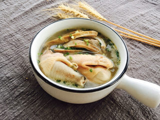 12、胡椒猪肚鸡,撒上葱花，香味扑鼻。