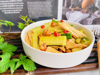 14、黄瓜拌腐竹,黄瓜拌腐竹清爽又解腻