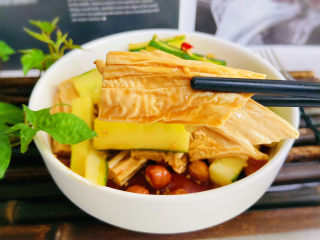 15、黄瓜拌腐竹,我要开吃咯????