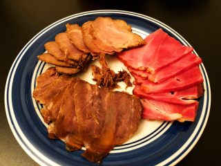 23、砂锅三酱牛肉（精华版）,搭配腌火鸡腿肉或其他卤味，就是一份小食拼盘。