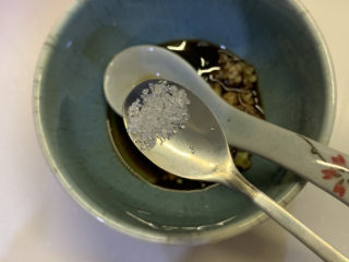 8、麻酱油麦菜,半勺白糖