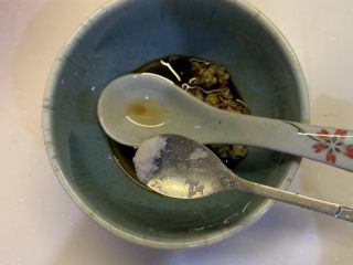 9、麻酱油麦菜,半勺盐