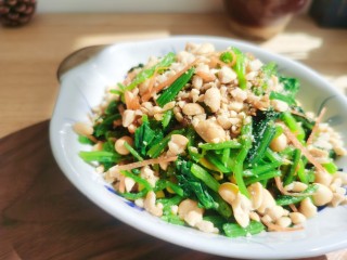 16、菠菜拌花生米,喜欢的试试吧！