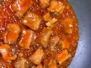 11、糖醋排骨,小火收汁三分钟