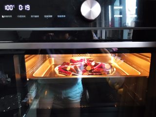 9、蒜蓉茄子芝麻菜,水箱放满水，100°，蒸20分钟