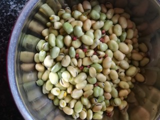 3、孔乙己爱吃的香酥茴豆,加花椒，可以不要哦