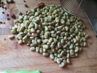 10、孔乙己爱吃的香酥茴豆,所有茴豆都切好