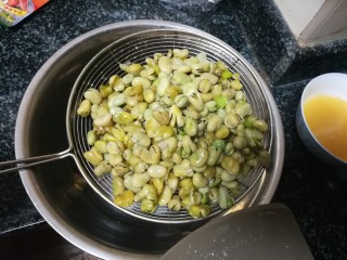 17、孔乙己爱吃的香酥茴豆,捞起