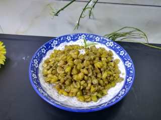 25、孔乙己爱吃的香酥茴豆,香喷喷，非常酥脆的茴豆就做好了。