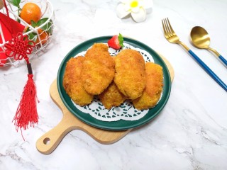 11、香酥炸鸡翅,色泽特别漂亮。