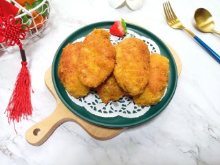 12、香酥炸鸡翅,香味四溢。