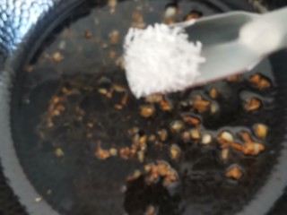 12、耗油西生菜,加味精调味