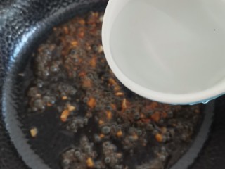 13、耗油西生菜,加少许水