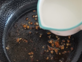 14、耗油西生菜,水开后淋入水淀粉