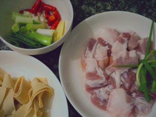 10、千张红烧肉,这样前期准备就OK了