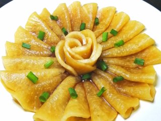 19、糖醋白萝卜,最后淋入适量糖醋汁便可