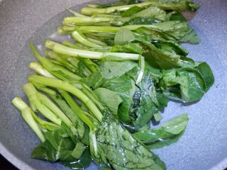 15、卡通大白饭团便当盒,放锅中焯水