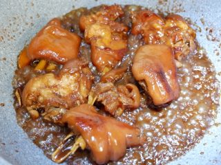 28、卡通大白饭团便当盒,最后大火收汁即可