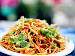 10、凉拌豆腐丝,成品欣赏。