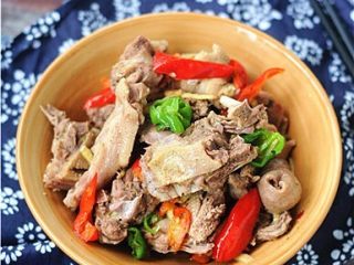 12、最适合夏天的下酒菜——香辣沙锅鸭,给老爸当下酒菜最棒啦。