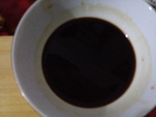 5、糖醋莲花白,如图放白糖；醋；酱油调好的汤