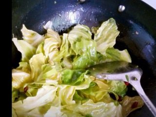 6、糖醋莲花白,如图放菜进去