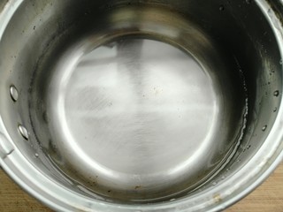 2、自制肠粉,约250克的水。