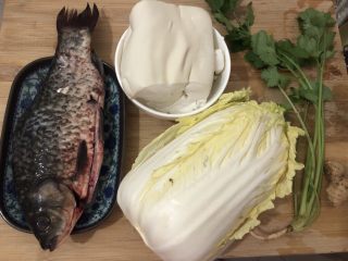 1、白菜豆腐汤,准备食材