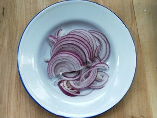 7、香辣下饭菜~客家小炒鱼干,切细丝。