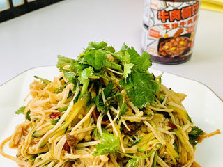 9、鲜到飞起来的“凉拌金针菇黄瓜????”,成品图