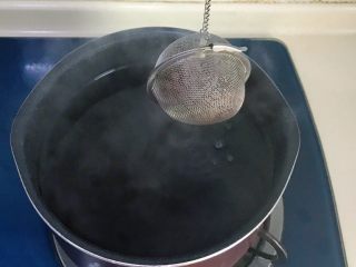 14、虾油卤鸡爪,关火捞出香料包