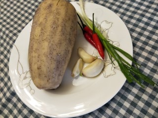 1、舌尖上的藕遇（凉拌藕片）,莲藕、红辣椒、香葱、大蒜