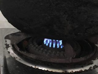 13、简易版红烧肉,小火慢炖。