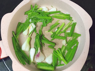 9、清蒸王特鲳鱼,炒香