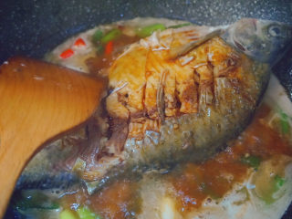 17、红烧鳊鱼,加生抽