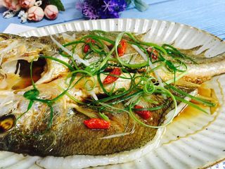 17、广式清蒸黄鱼,成品图一