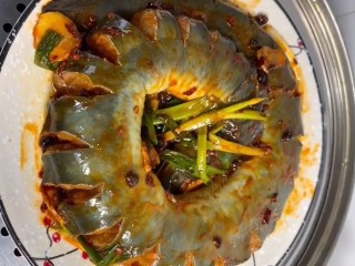 7、老干妈蒸鳗鱼,水开上气蒸十分钟