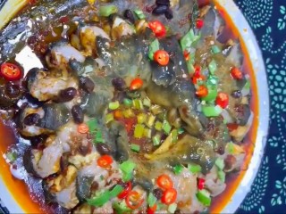 9、老干妈蒸鳗鱼,老干妈蒸鳗鱼制作完成