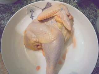 1、白切鸡,准备半只鸡