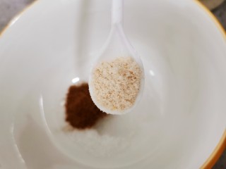 9、尖椒皮蛋,鸡粉