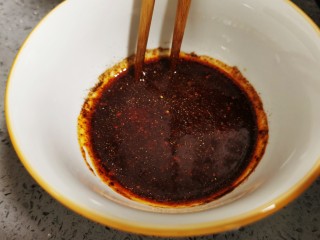 14、尖椒皮蛋,搅拌均匀