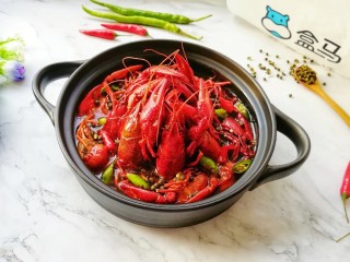 18、青花椒辣卤小龙虾,美食诱惑。