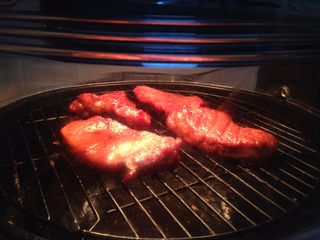 12、蜜汁叉烧肉,取出再次沾满蜜汁，入空气炸锅，205度，继续6分钟至上色均匀即可