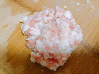 7、红烧南瓜,再剁成肉末。