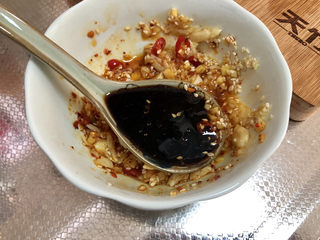 10、蒜蓉茄子,调味：两汤匙生抽